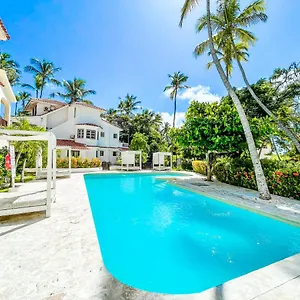 Caribbean Paradise Wifi Bavaro Club & Hotel